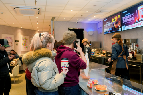 店启幕 “咖啡+文化”解锁品牌本土新体验不朽情缘游戏入口肯悦咖啡×成都礼物联名(图3)